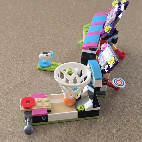 LEGO Friends 41127 Amusement Park Arcade 100% Complete Set w/ Manual & Mini Doll - Picture 9 of 13